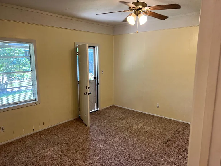 2801 Avenue G — Photo 10