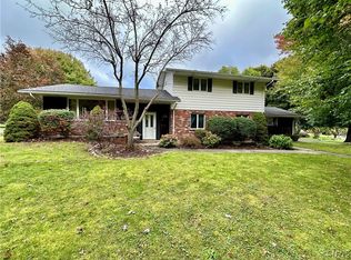 25 Deer Trl, Oswego, NY 13126