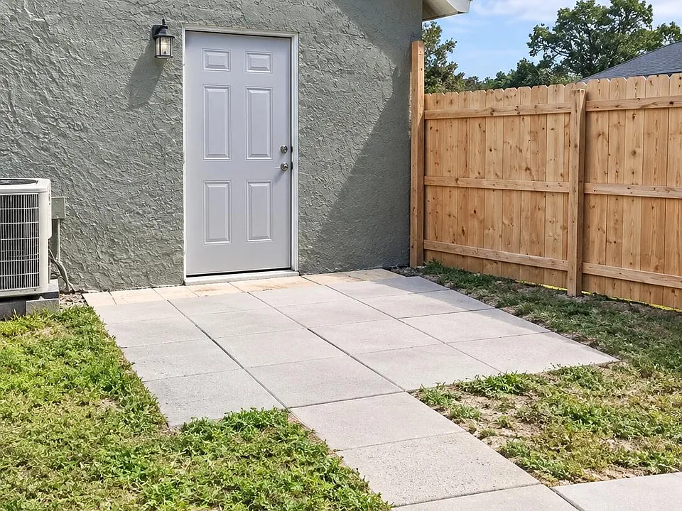 110 W Rubber Tree Dr