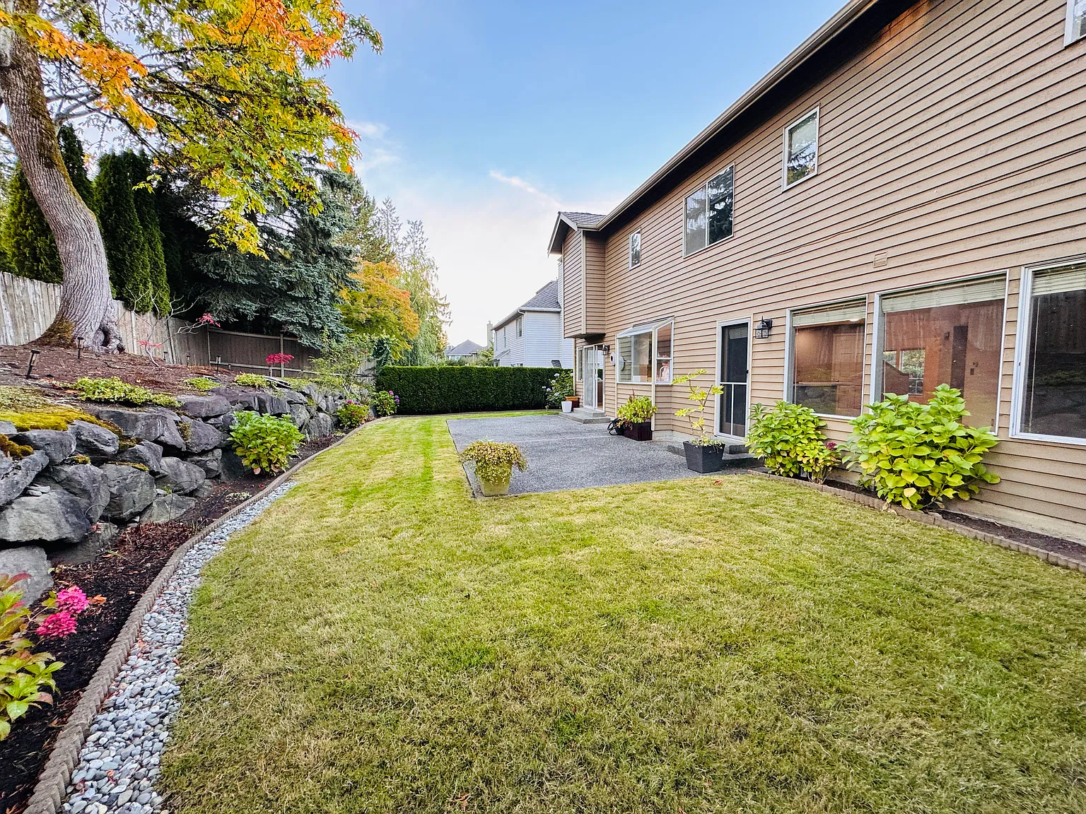 4 bed, 2.5 bath, 2810 sqft, $4,995 — Photo 3