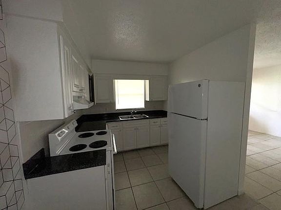 3rd image of 4750 40th Ave N #123
