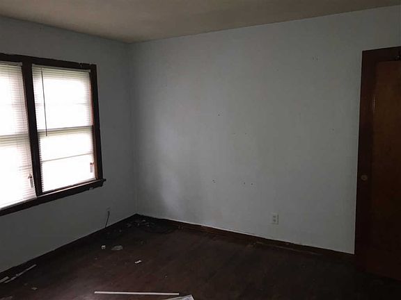 5th image of 505 S Race St