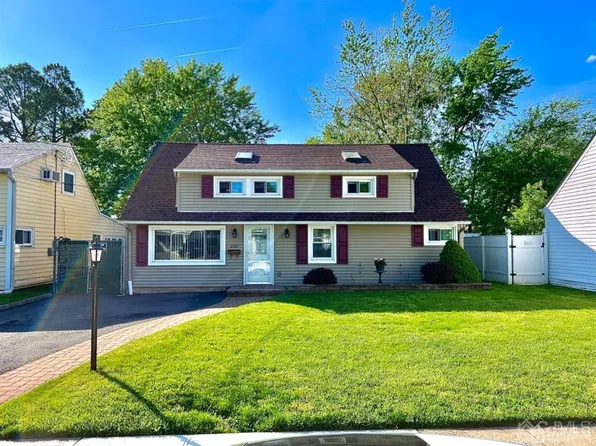 232 Elizabeth Ave, Iselin, NJ 08830