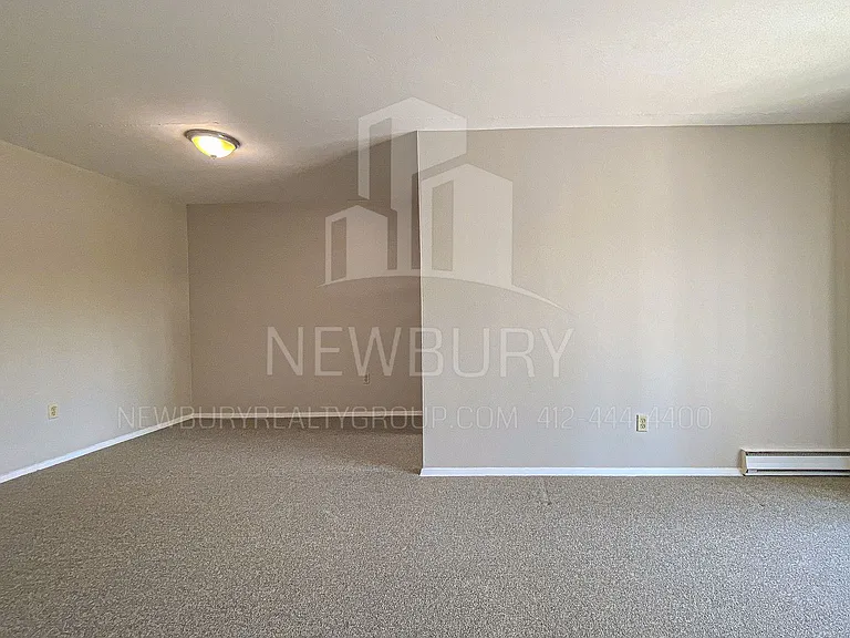 Poplar Apartments — Photo 14