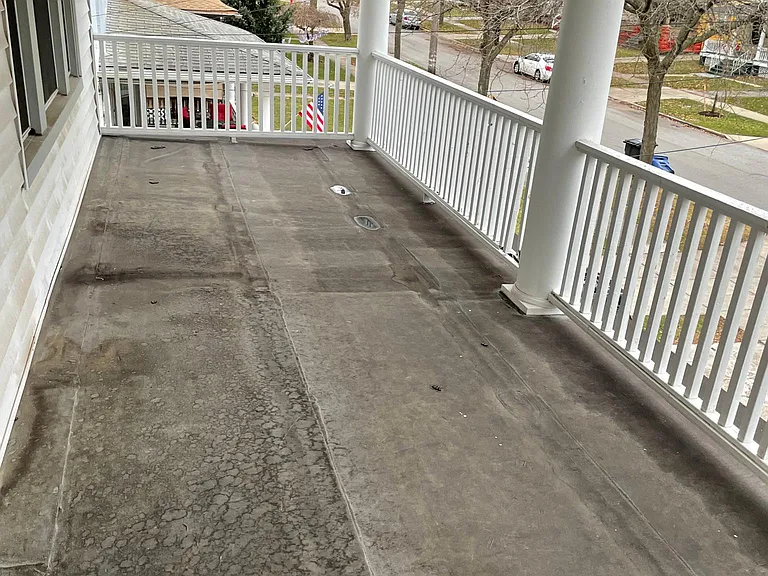 2nd Floor Front Porch