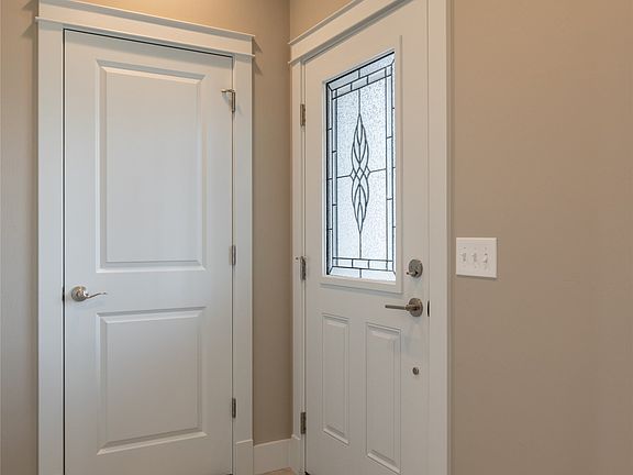 4th image of 2759 Lone Chief Loop