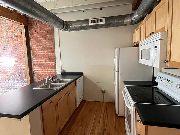 2nd image of 1414 W Marshall St #151