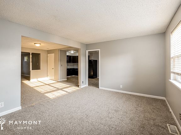 4th image of 459 Kelly Ln