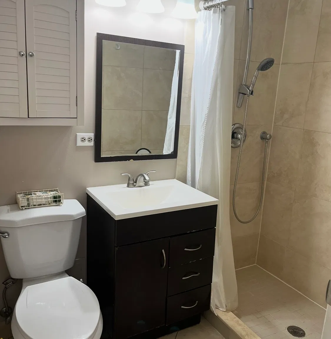 1 bed, 990 sqft, $1,600 — Photo 3