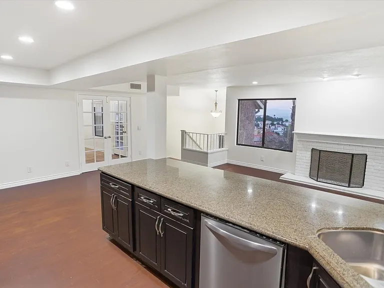 24124 Mentry Dr — Photo 8