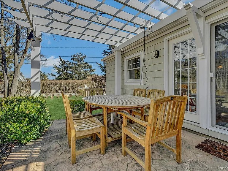 635 Strohson Rd — Photo 26