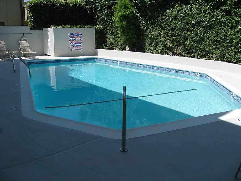 Valley Wilshire Apartments — Photo 4