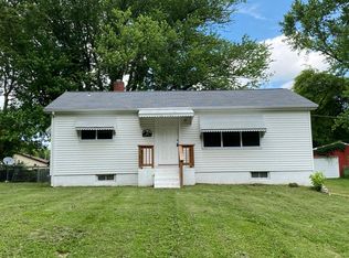 9111 Lynwood Ln, Fairview Heights, IL 62208