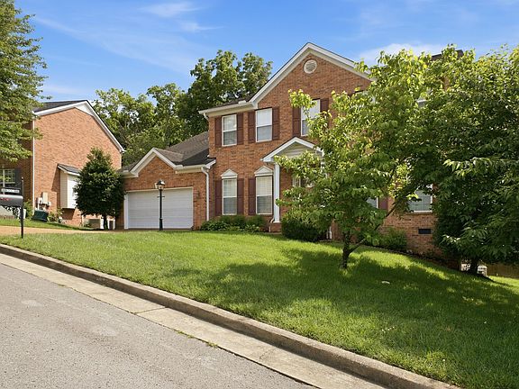 3rd image of 1009 Heathfield Cir
