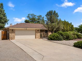 5208 Russell Dr NW, Albuquerque, NM 87114