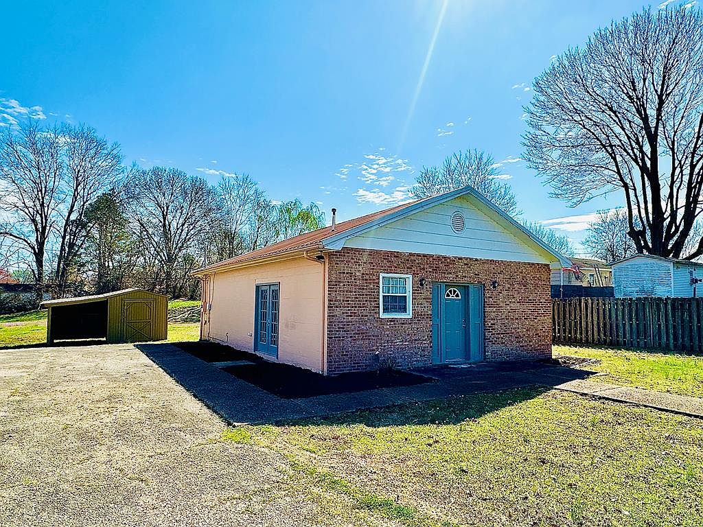 509 N, Martin, TN 38237 Zillow