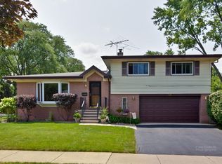 800 S Emerson St, Mount Prospect, IL 60056