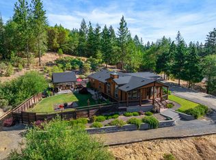 312 Stringer Gap Rd, Grants Pass, OR 97527