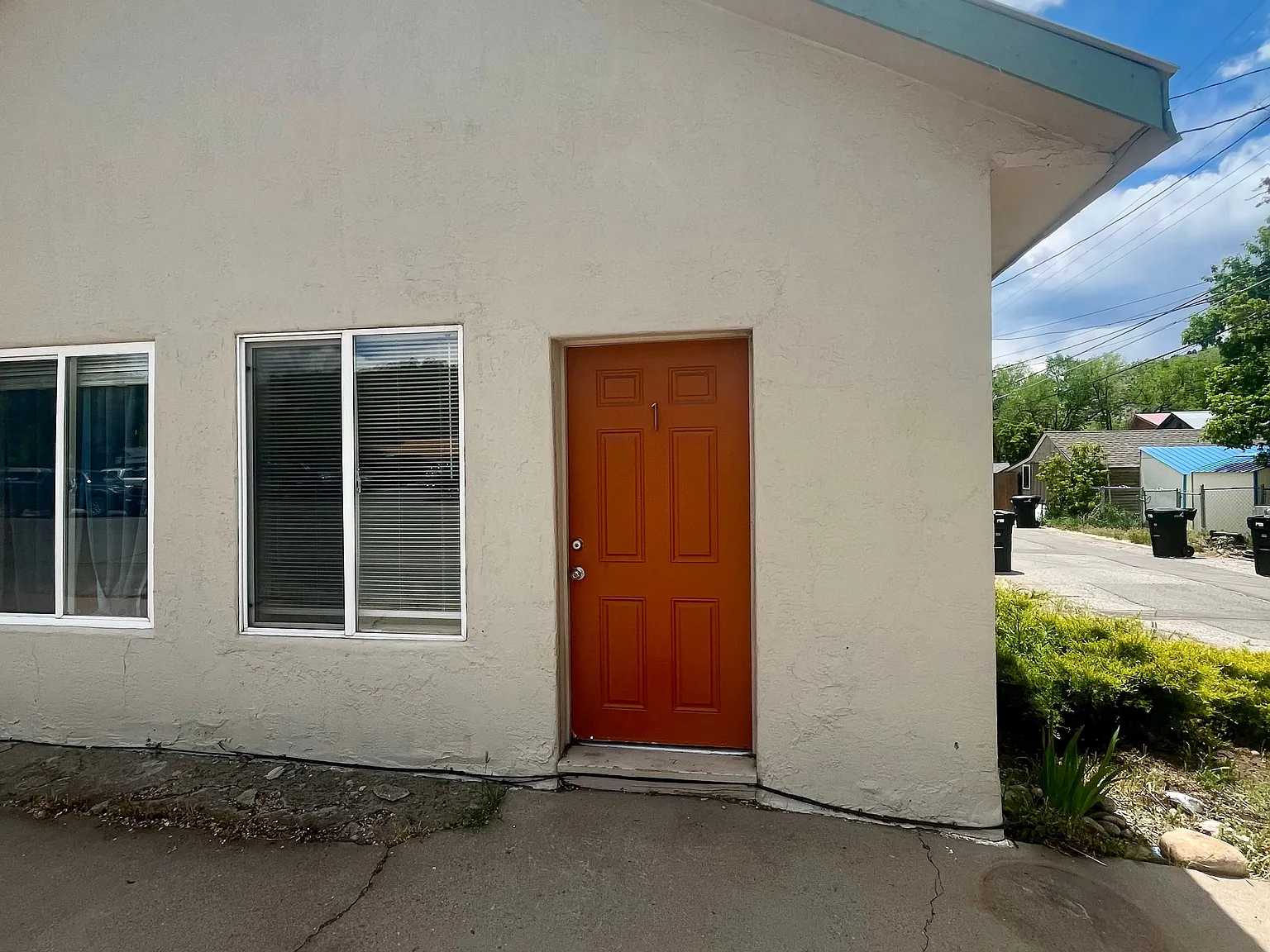 Studio, 1.0 bath, 411 sqft, $1,100 — Photo 1