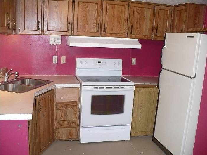 Smooth-top Electric Range