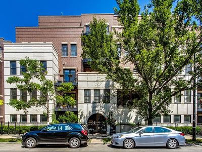 3823 N Ashland Ave APT 303, Chicago, IL, 60613