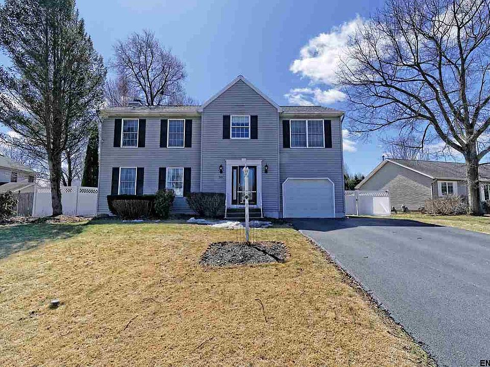 1st image of 201 Revere Dr
