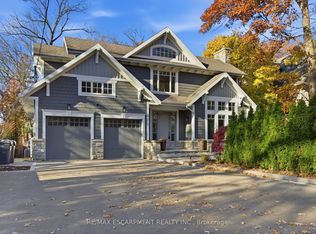 271 Oakhill Rd, Mississauga, ON L5G 2P8