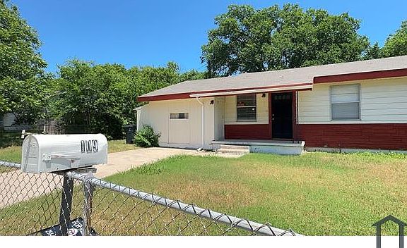 2nd image of 109 E Vardeman Ave
