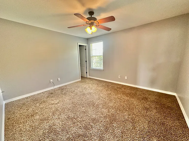 240 Water Oaks Loop — Photo 13