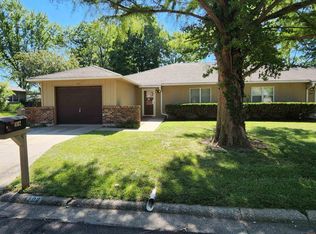 4102 Briarwood Dr, Sedalia, MO 65301