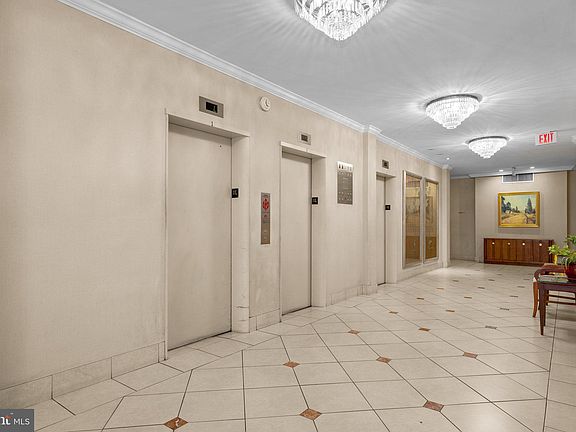 5th image of 10201 Grosvenor Pl APT 824