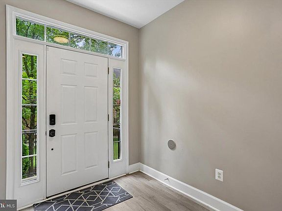 3rd image of 567 Pelican Ave