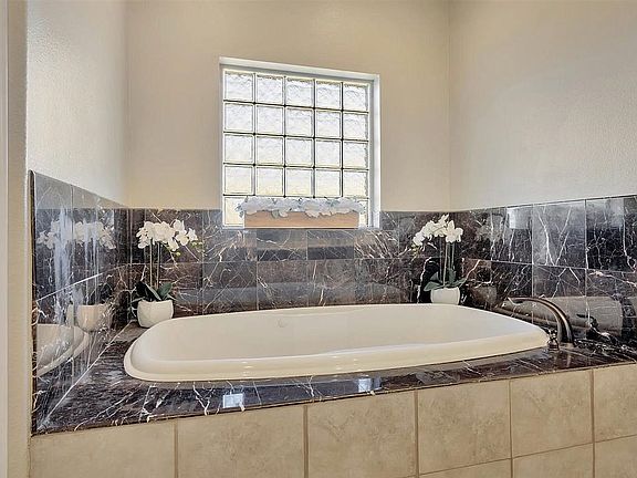 5th image of 169 Autumn Lake Dr