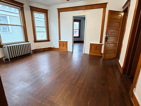 3rd image of 422 Manning Blvd #2