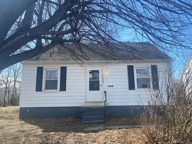 1st image of 3226 Oakridge Dr
