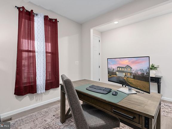 5th image of 35514 Aspen Way