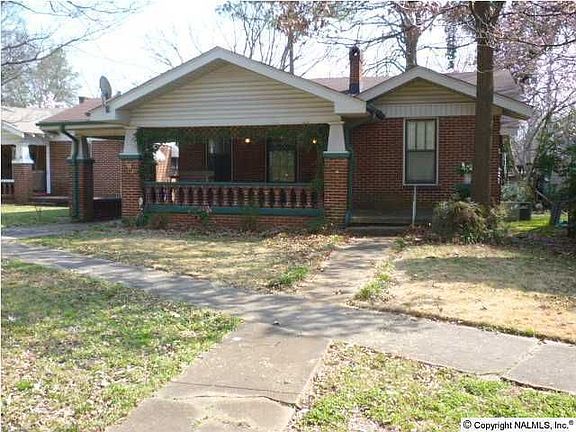 2nd image of 707 Prospect Dr SE