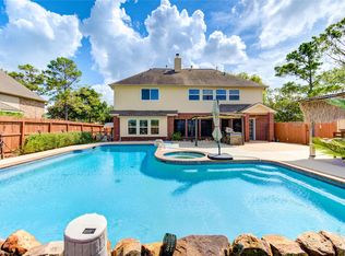 1016 Applewood Dr, Friendswood, TX 77546