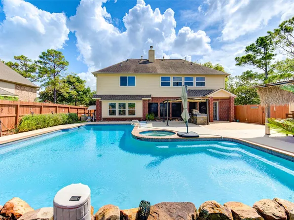 1016 Applewood Dr, Friendswood, TX 77546