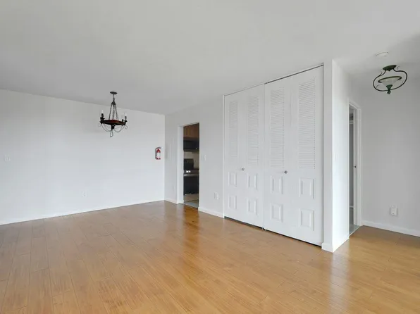 9019 Wall Street image 9 of 17