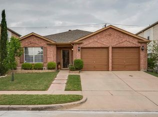 828 Big Sky Ln, Saginaw, TX 76131