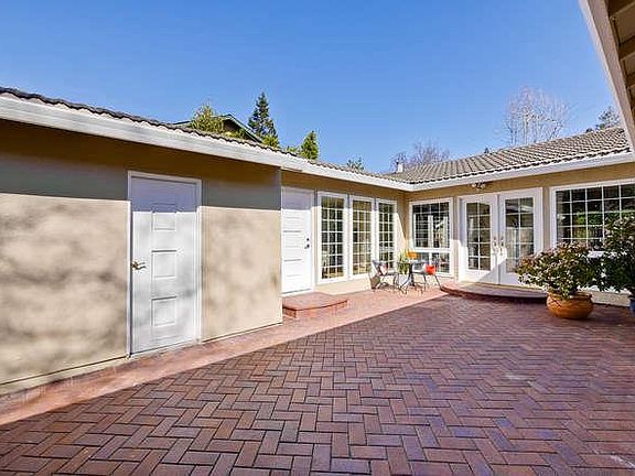 2nd image of 854 Rubis Dr