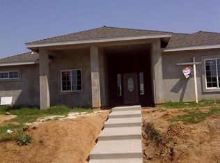 984 Orange Ave, Lindsay, CA 93247