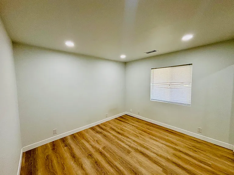 41725 22nd St W — Photo 13