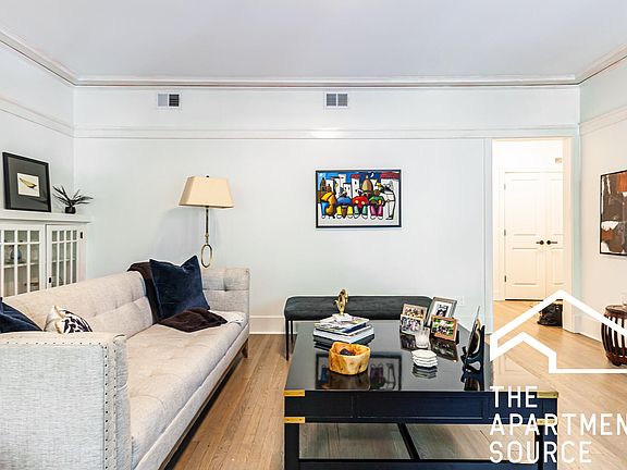 4th image of 6335 N Wayne Ave #2N
