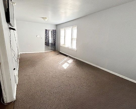 2nd image of 11833 S Perry Ave