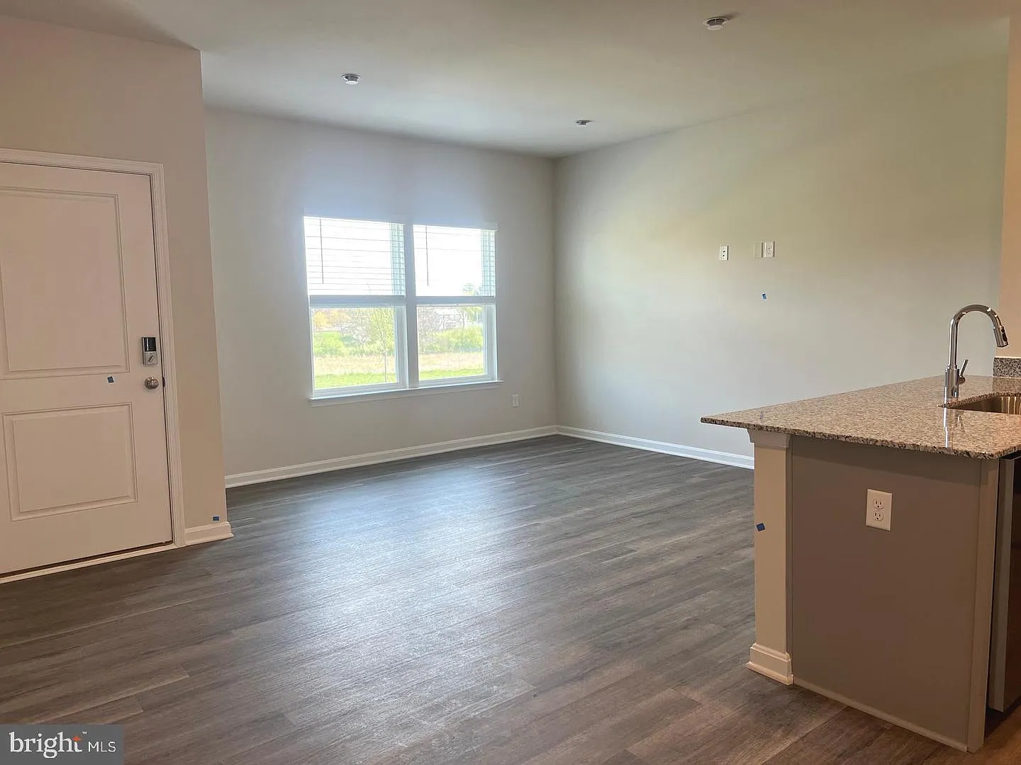 3 bed, 2.5 bath, 1509 sqft, $2,100 — Photo 3