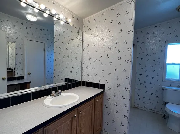 3040 SW River View Dr, Pendleton, OR 97801