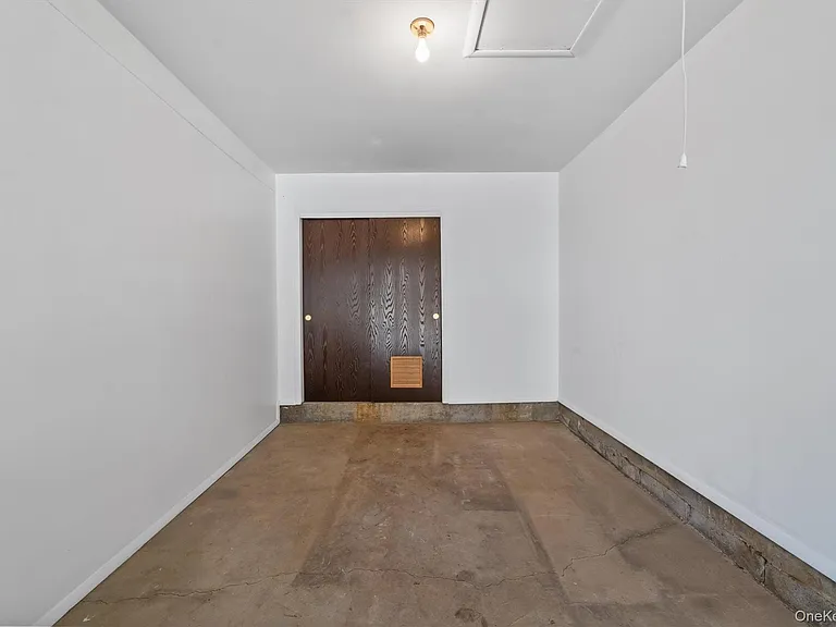 164 Carriage Ct #B — Photo 35