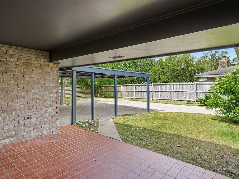 4049 Rooney Dr — Photo 26